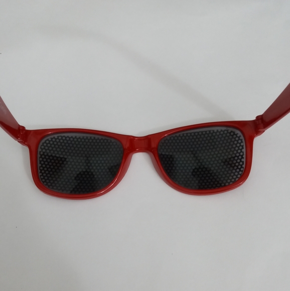 DC Comics Kids Wonder Woman Sunglasses Red Color One Size - Picture 6 of 7